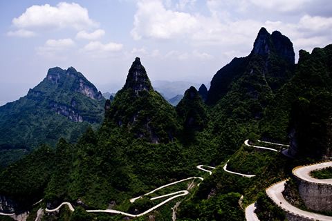 數(shù)九寒天里，華全發(fā)電機(jī)組踏上“通天大道”