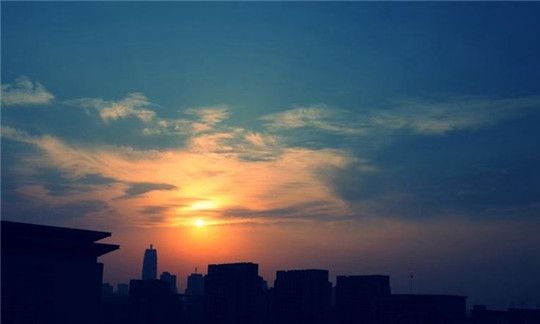 傍晚聽見咣咣的響，不是廣場舞，而是600kw發(fā)電機(jī)組抖動