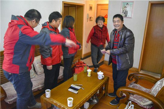 華全集團黨支部：走訪慰問生病職工，真誠傳遞組織溫暖